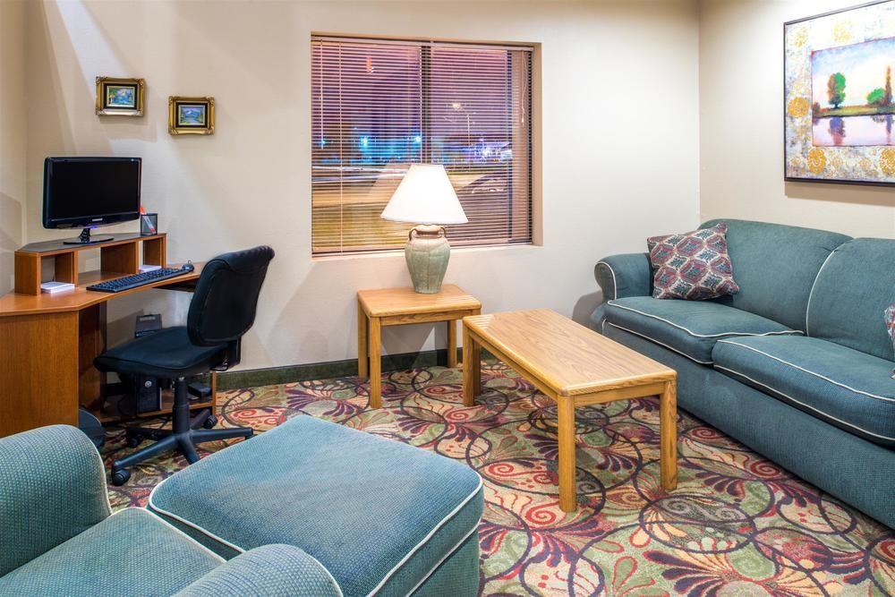 Oyo Hotel Lincoln Airport Ne, Hwy 80 Buitenkant foto