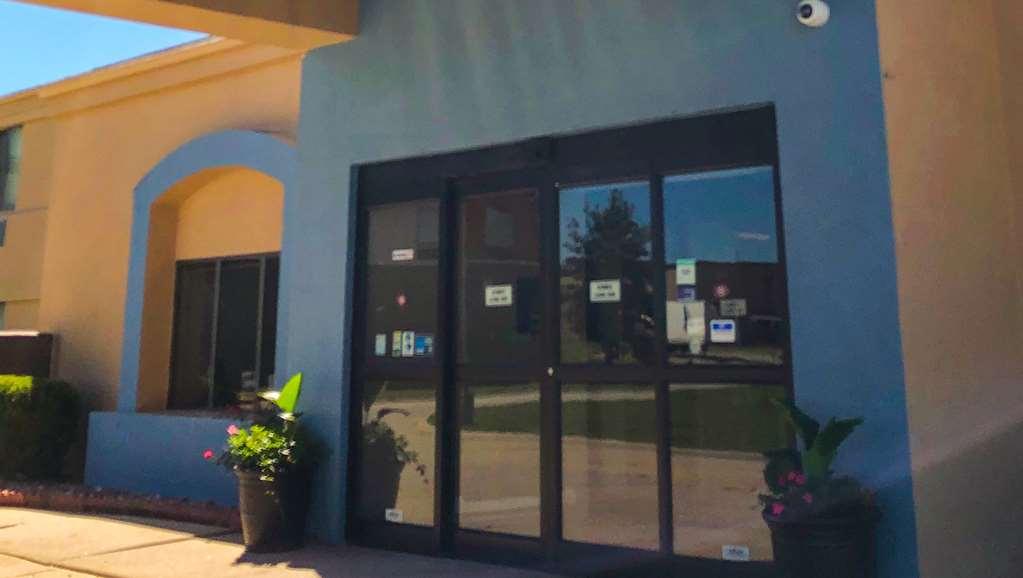 Oyo Hotel Lincoln Airport Ne, Hwy 80 Buitenkant foto
