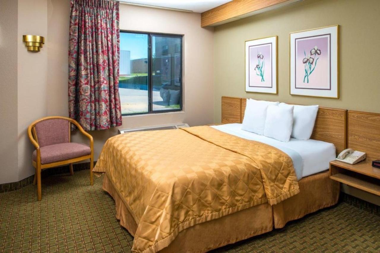 Oyo Hotel Lincoln Airport Ne, Hwy 80 Buitenkant foto